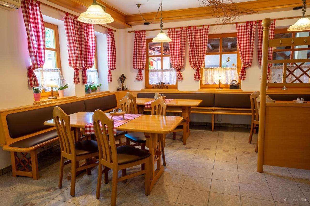 Gostilna Logar Hotel Hotemaze Exterior foto