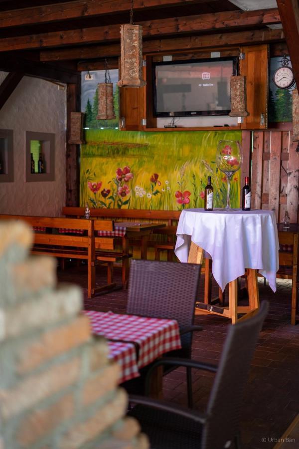 Gostilna Logar Hotel Hotemaze Exterior foto