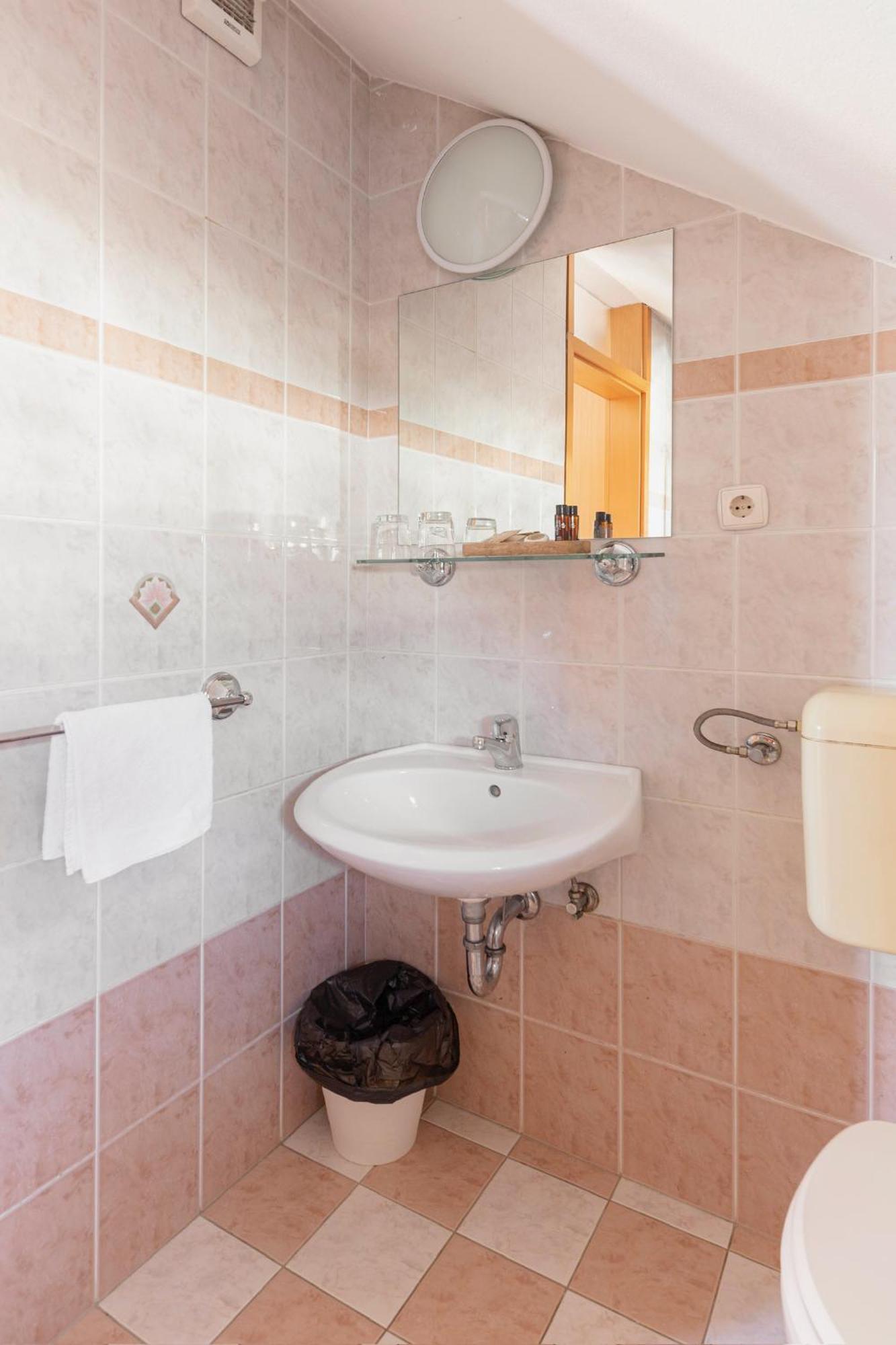 Gostilna Logar Hotel Hotemaze Exterior foto