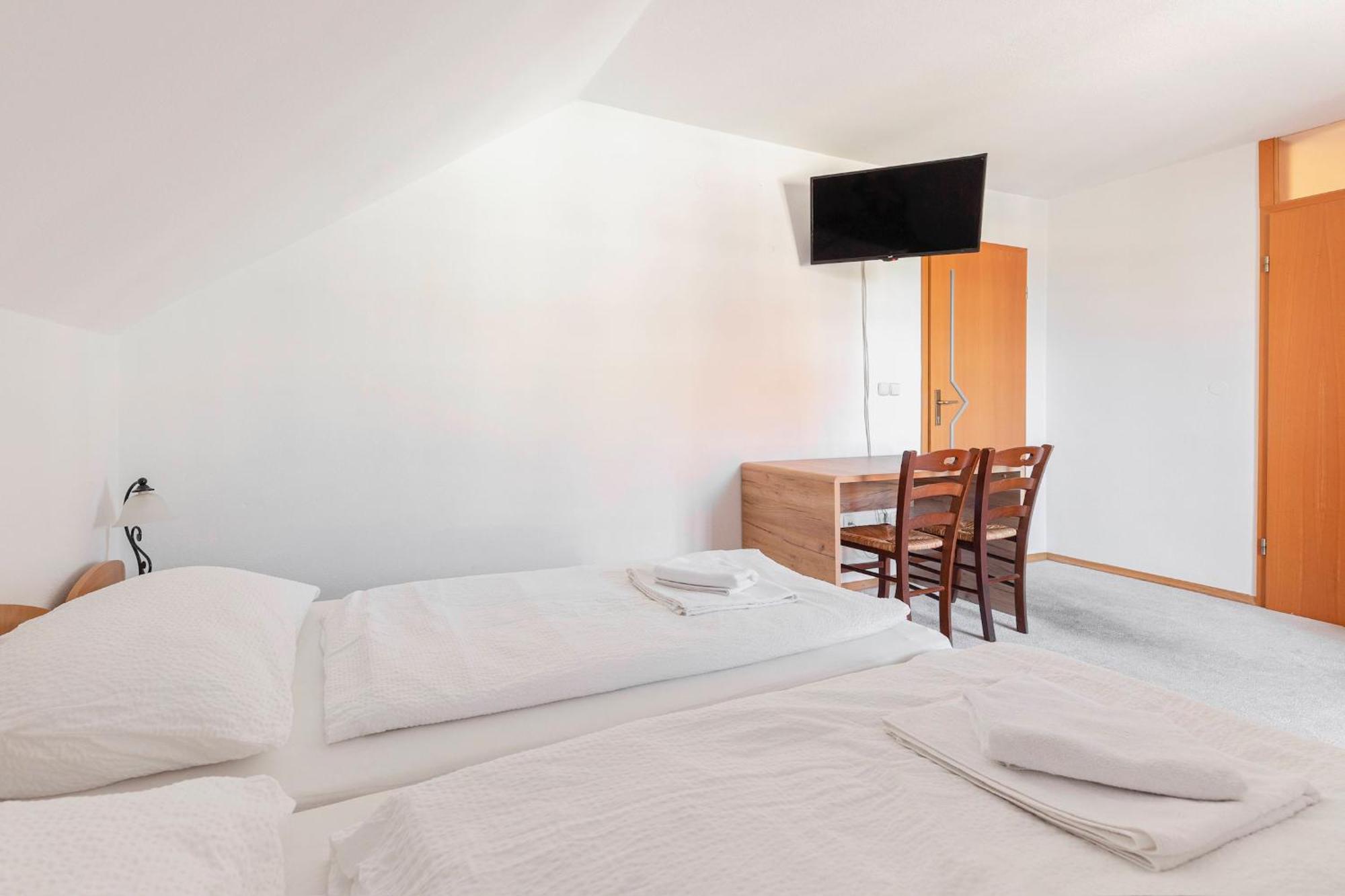 Gostilna Logar Hotel Hotemaze Exterior foto